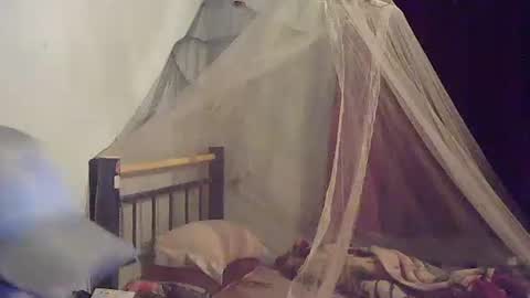 oomaurooo online show from 12.17.25