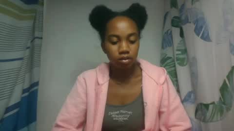 Snapshot of oooorazanamalala chatting on 06.18.26 oooorazanamalala online show from 06.18.26