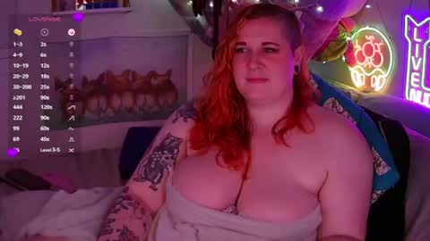 Snapshot of opalreigning chatting on 06.22.26 Opal online show from 06.22.26