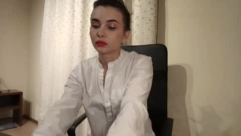 ophelia blue online show from 10.29.25