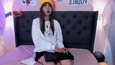 ophelune online show from 10.22.25