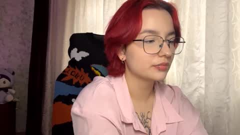Snapshot of orahisle chatting on 10.17.25 Thea online show from 10.17.25
