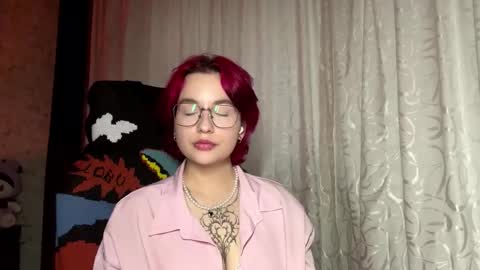 Snapshot of orahisle chatting on 10.19.25 Thea online show from 10.19.25