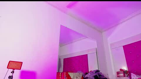 Snapshot of orianadollx chatting on 12.09.24 Oriana online show from 12.09.24