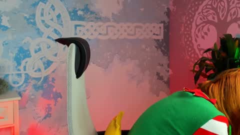 Snapshot of orianna_blade chatting on 12.25.24 Orianna - Hi Im into geek culture cosplay crafting LARP games. Shall we play DnD online show from 12.25.24