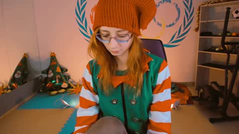 Snapshot of orianna_blade chatting on 12.26.24 Orianna - Hi Im into geek culture cosplay crafting LARP games. Shall we play DnD online show from 12.26.24