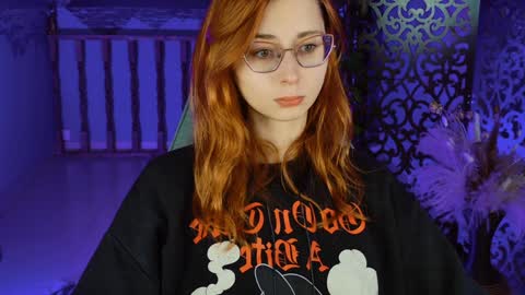 Snapshot of orianna_blade chatting on 01.04.25 Orianna - Hi Im into geek culture cosplay crafting LARP games. Shall we play DnD online show from 01.04.25