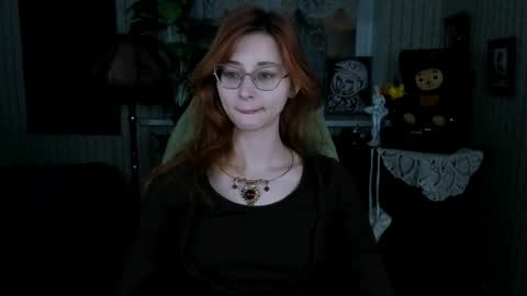 Snapshot of orianna_blade chatting on 01.05.25 Orianna - Hi Im into geek culture cosplay crafting LARP games. Shall we play DnD online show from 01.05.25