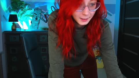Snapshot of orianna_blade chatting on 01.10.25 Orianna - Hi Im into geek culture cosplay crafting LARP games. Shall we play DnD online show from 01.10.25