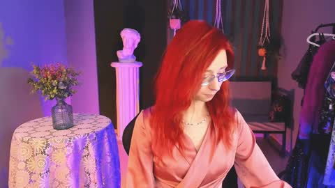 Snapshot of orianna_blade chatting on 01.13.25 Orianna - Hi Im into geek culture cosplay crafting LARP games. Shall we play DnD online show from 01.13.25