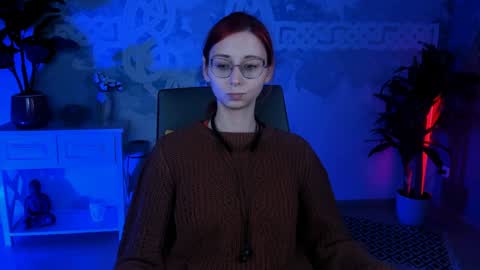 Snapshot of orianna_blade chatting on 02.02.25 Orianna - Hi Im into geek culture cosplay crafting LARP games. Shall we play DnD online show from 02.02.25