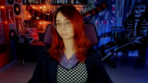 Snapshot of orianna_blade chatting on 10.21.25 Orianna - Hi Im into geek culture cosplay crafting LARP games. Shall we play DnD online show from 10.21.25