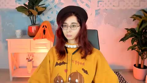 Snapshot of orianna_blade chatting on 10.29.25 Orianna - Hi Im into geek culture cosplay crafting LARP games. Shall we play DnD online show from 10.29.25