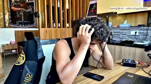 Snapshot of orlando__bloom chatting on 04.22.26 Fansly and Instagram - online show from 04.22.26