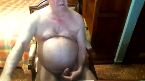 Snapshot of oscarw chatting on 05.29.26 Oscar online show from 05.29.26