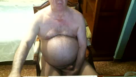 Snapshot of oscarw chatting on 07.25.26 Oscar online show from 07.25.26