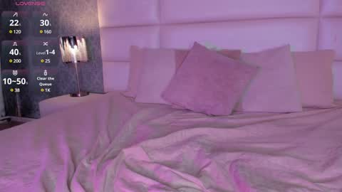 Snapshot of osirismansour chatting on 12.15.24 Osirismansour online show from 12.15.24