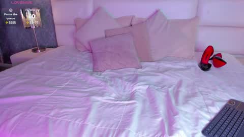 Snapshot of osirismansour chatting on 12.16.24 Osirismansour online show from 12.16.24