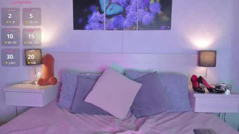 Snapshot of osirismansour chatting on 12.25.24 Osirismansour online show from 12.25.24