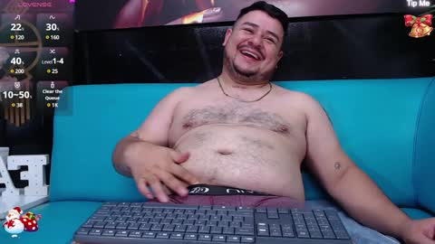 Snapshot of oso_gael chatting on 12.19.24 Bear Gael online show from 12.19.24