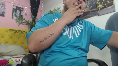 Snapshot of oso_gael chatting on 12.27.24 Bear Gael online show from 12.27.24