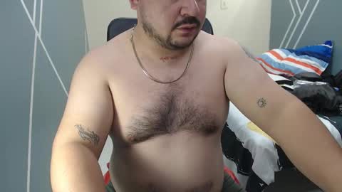 Snapshot of oso_gael chatting on 01.23.25 Bear Gael online show from 01.23.25