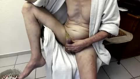 Snapshot of osterhaase chatting on 03.03.26 osterhaase online show from 03.03.26