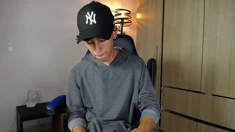 ostin 18hot online show from 12.21.24