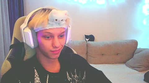 Snapshot of ostin_meoww chatting on 12.09.24 Ostin online show from 12.09.24