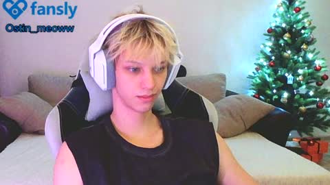 Snapshot of ostin_meoww chatting on 01.09.25 Ostin online show from 01.09.25