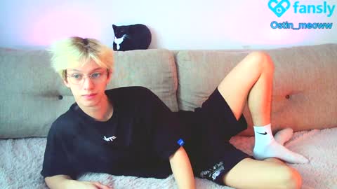 Snapshot of ostin_meoww chatting on 01.26.25 Ostin online show from 01.26.25