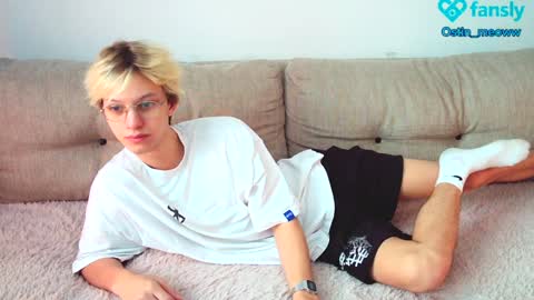 Snapshot of ostin_meoww chatting on 02.06.25 Ostin online show from 02.06.25