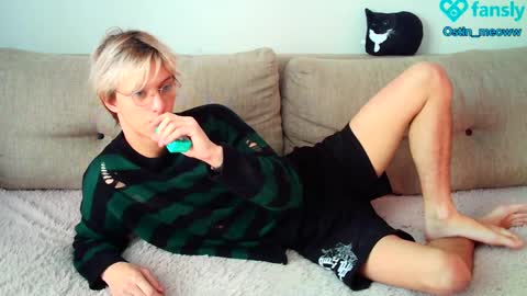 Snapshot of ostin_meoww chatting on 02.18.25 Ostin online show from 02.18.25