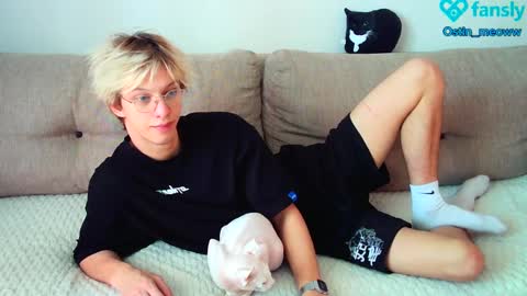 Snapshot of ostin_meoww chatting on 02.23.25 Ostin online show from 02.23.25