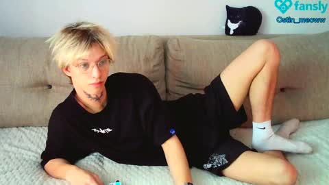 Snapshot of ostin_meoww chatting on 02.27.25 Ostin online show from 02.27.25
