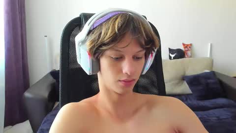 Snapshot of ostin_meoww chatting on 09.26.25 Ostin online show from 09.26.25