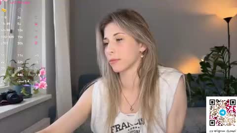 Snapshot of ottiliebolyard chatting on 06.19.26 Anne online show from 06.19.26
