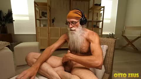 Snapshot of ottozeus chatting on 05.18.26 Otto Zeus online show from 05.18.26
