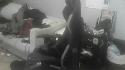 ouinnybis195625 online show from 12.22.24