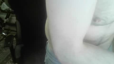 ouinnybis195625 online show from 01.27.25