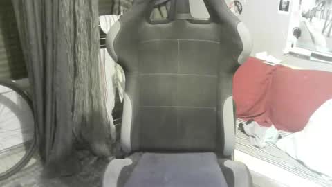 ouinnybis195625 online show from 12.19.25