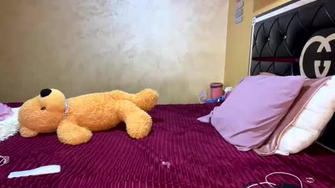 Snapshot of oumaimasoufaine66 chatting on 09.26.25 oumaimasoufaine66 online show from 09.26.25