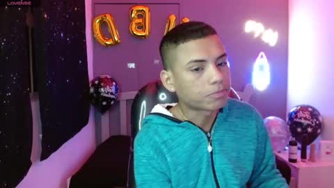 Snapshot of owenstone chatting on 01.04.25 OWEN online show from 01.04.25