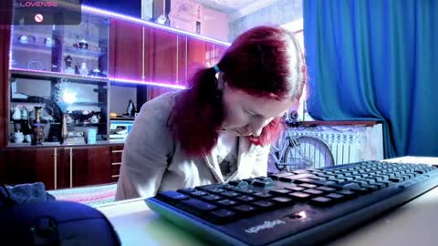 Ella online show from 02.04.25