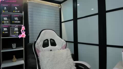 Paige online show from 01.10.25