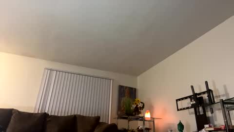 PrincessTsVivian online show from 01.04.25