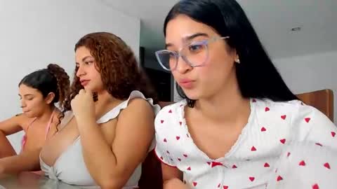 pamela_milleer online show from 01.06.25