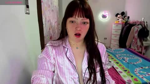 Snapshot of pamela_sweet_tcw chatting on 12.18.25 ..... online show from 12.18.25