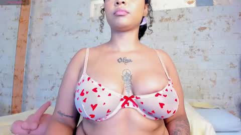 Snapshot of pamela_west chatting on 09.24.25 Pamela West online show from 09.24.25