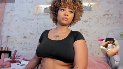 Snapshot of pamela_west chatting on 10.20.25 Pamela West online show from 10.20.25